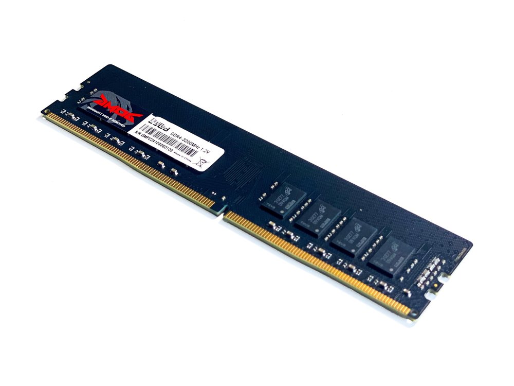 GMOG DDR4 16GB 3200MHz